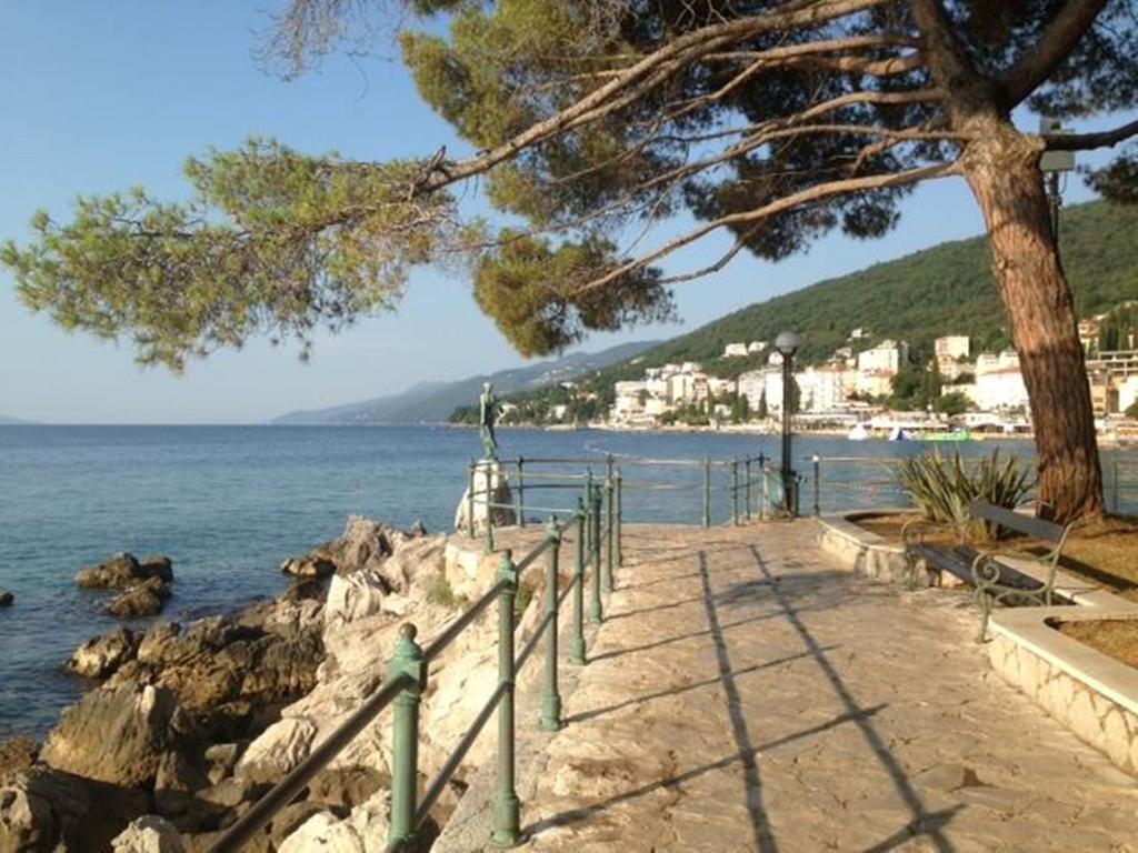 Apartments Villa Dinka Opatija Zimmer foto